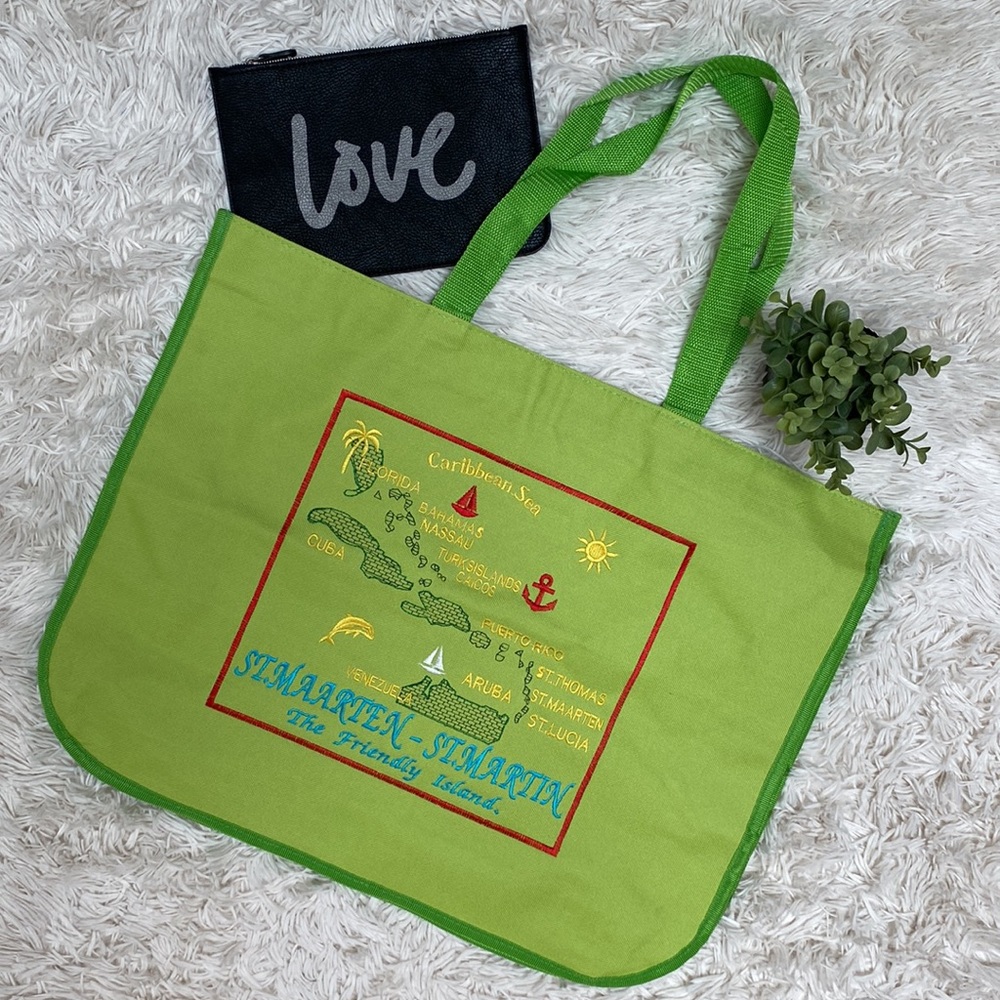 🎉HP🎉 St. Martin Embroidered Beach Tote NWOT 💗 Green
